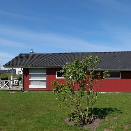 2 House B 6 *